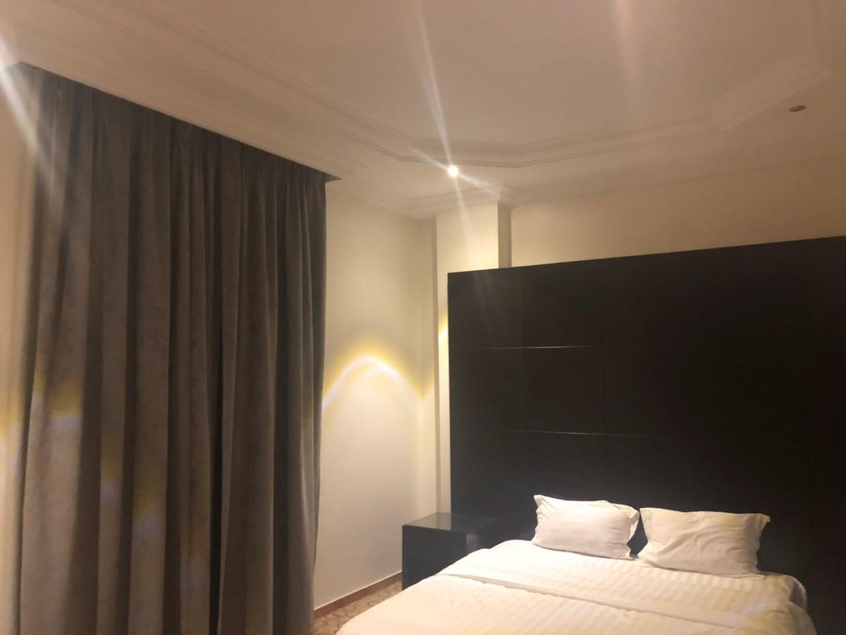 Hotel Almakan 105